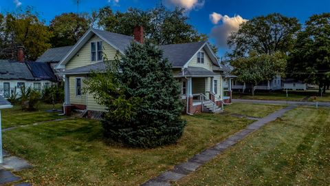 Tiny photo for 300 N Axtel Avenue, Milford, IL 60953 (MLS # 12501330)