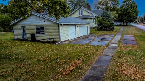 Tiny photo for 300 N Axtel Avenue, Milford, IL 60953 (MLS # 12501330)