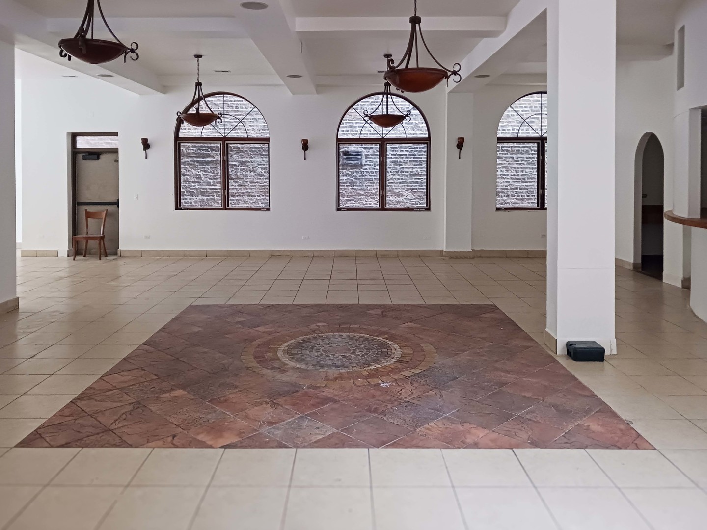 2942 N Lincoln Avenue 1C