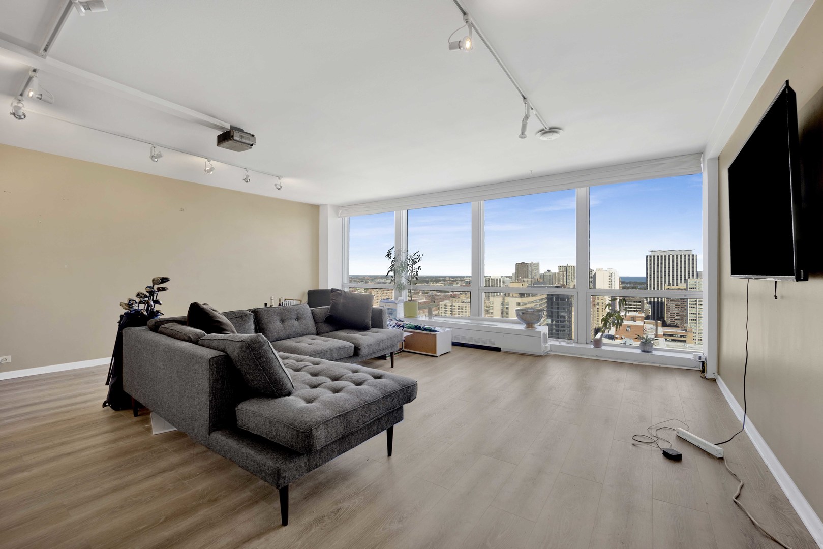 340 W Diversey Parkway 2718