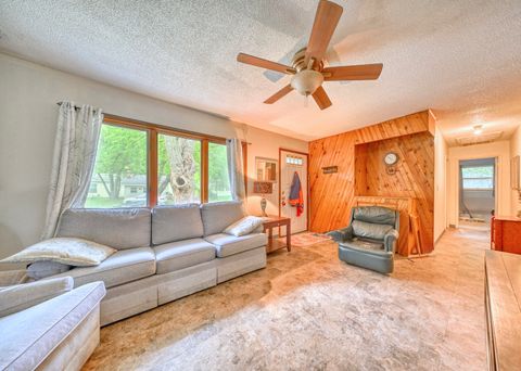 Tiny photo for 2417 E Green Street, Urbana, IL 61802 (MLS # 12430483)