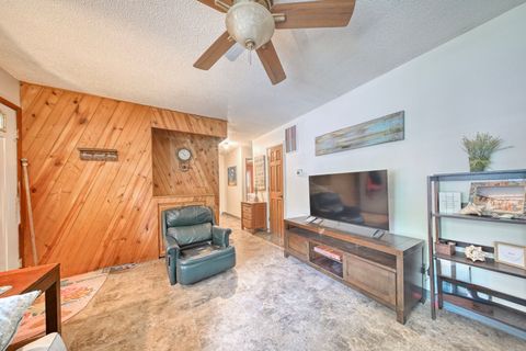 Tiny photo for 2417 E Green Street, Urbana, IL 61802 (MLS # 12430483)