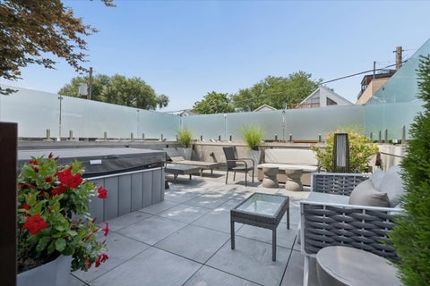Tiny photo for 2452 N Janssen Avenue, Chicago, IL 60614 (MLS # 12709204)