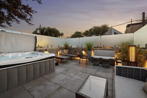 Tiny photo for 2452 N Janssen Avenue, Chicago, IL 60614 (MLS # 12709204)