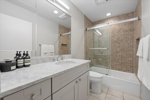 Tiny photo for 2452 N Janssen Avenue, Chicago, IL 60614 (MLS # 12709204)