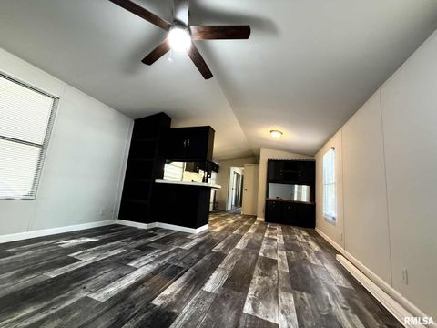 Tiny photo for 73 Grassy, Carbondale, IL 62901 (MLS # QC4267559)