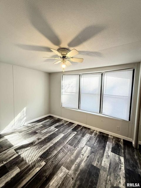 Tiny photo for 73 Grassy, Carbondale, IL 62901 (MLS # QC4267559)