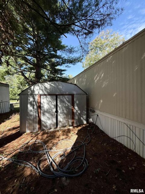 Tiny photo for 73 Grassy, Carbondale, IL 62901 (MLS # QC4267559)