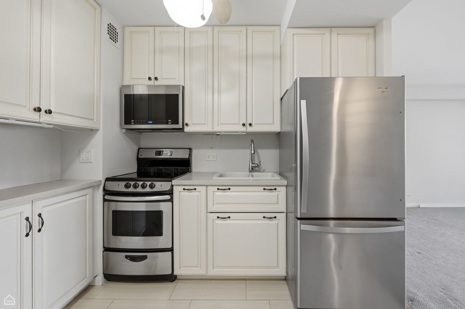 2909 N SHERIDAN Road 605