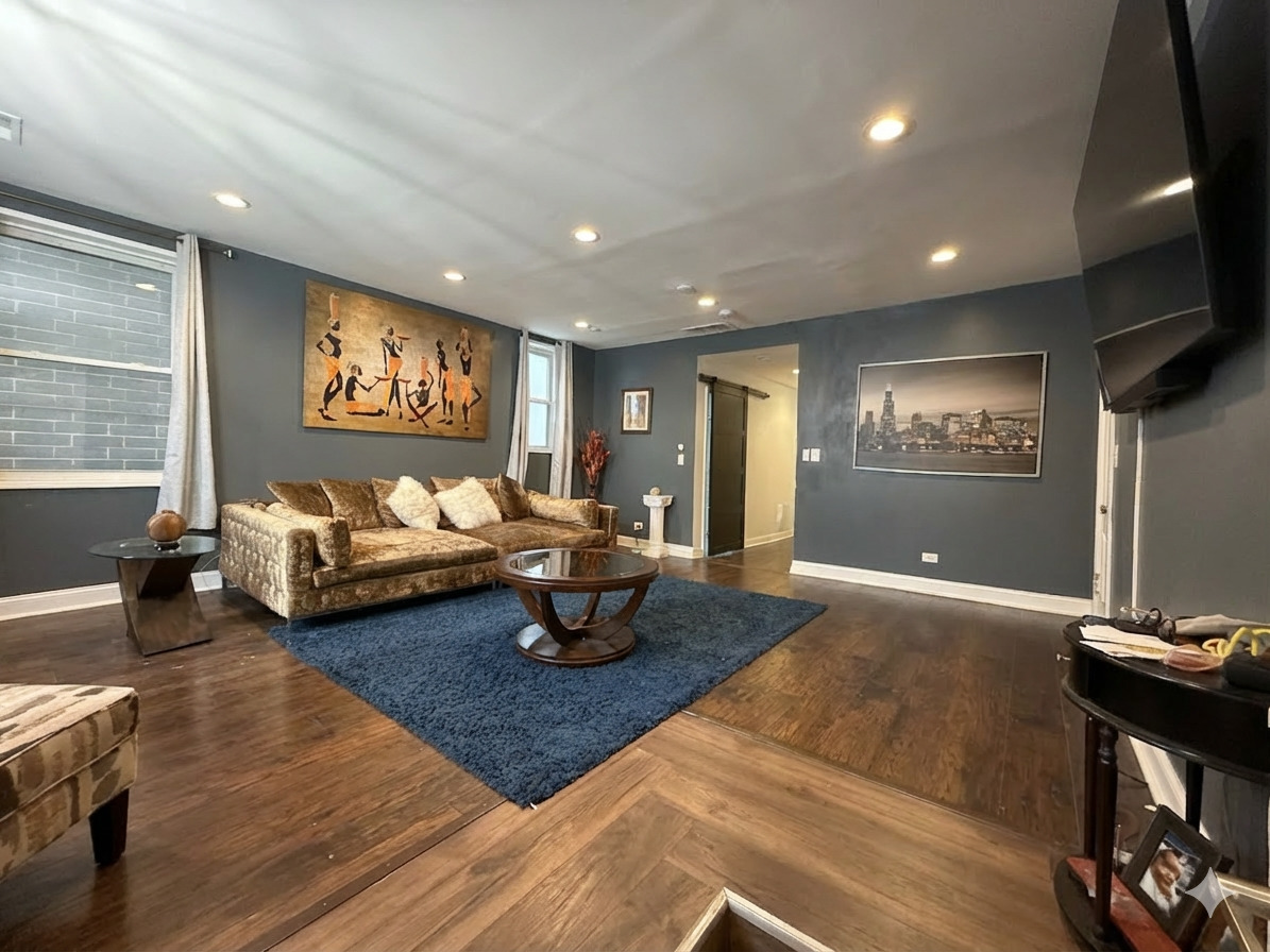 4829 S CHAMPLAIN Avenue