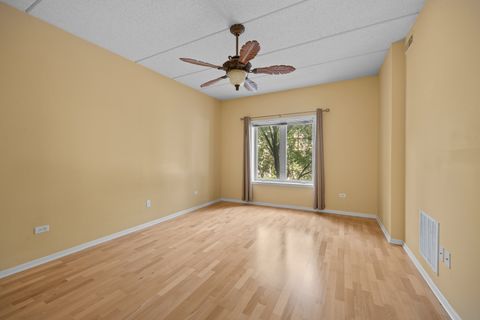 Tiny photo for 819 Graceland Avenue #204, Des Plaines, IL 60016 (MLS # 12671248)