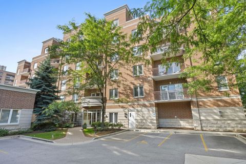 Photo of 819 Graceland Avenue #204, Des Plaines, IL 60016 (MLS # 12671248)