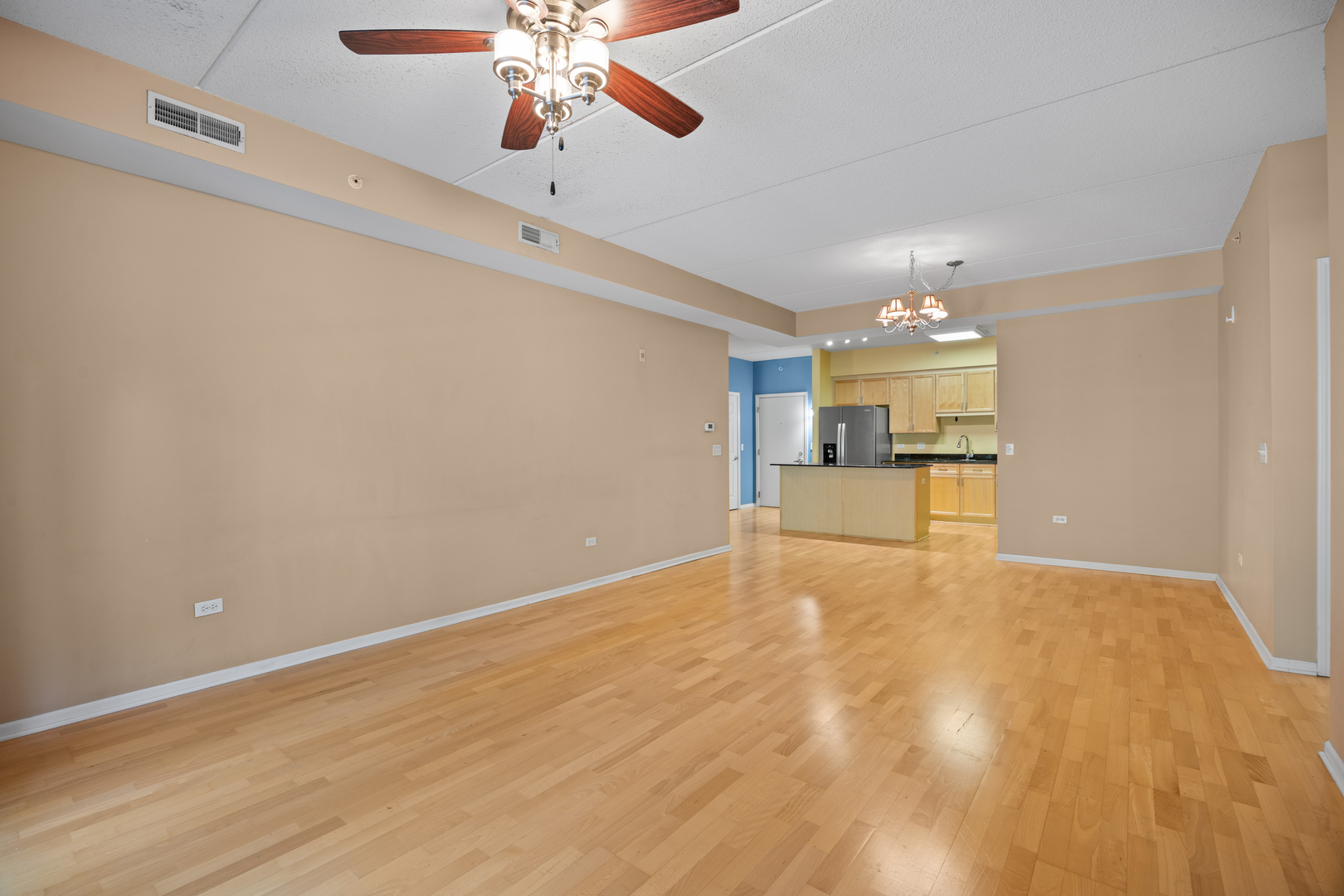 819 Graceland Avenue 204
