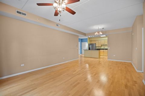 Tiny photo for 819 Graceland Avenue #204, Des Plaines, IL 60016 (MLS # 12671248)