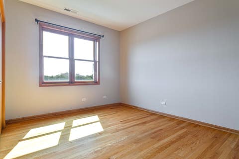 Tiny photo for 641 E Pershing Avenue #301, Chicago, IL 60653 (MLS # 12722570)