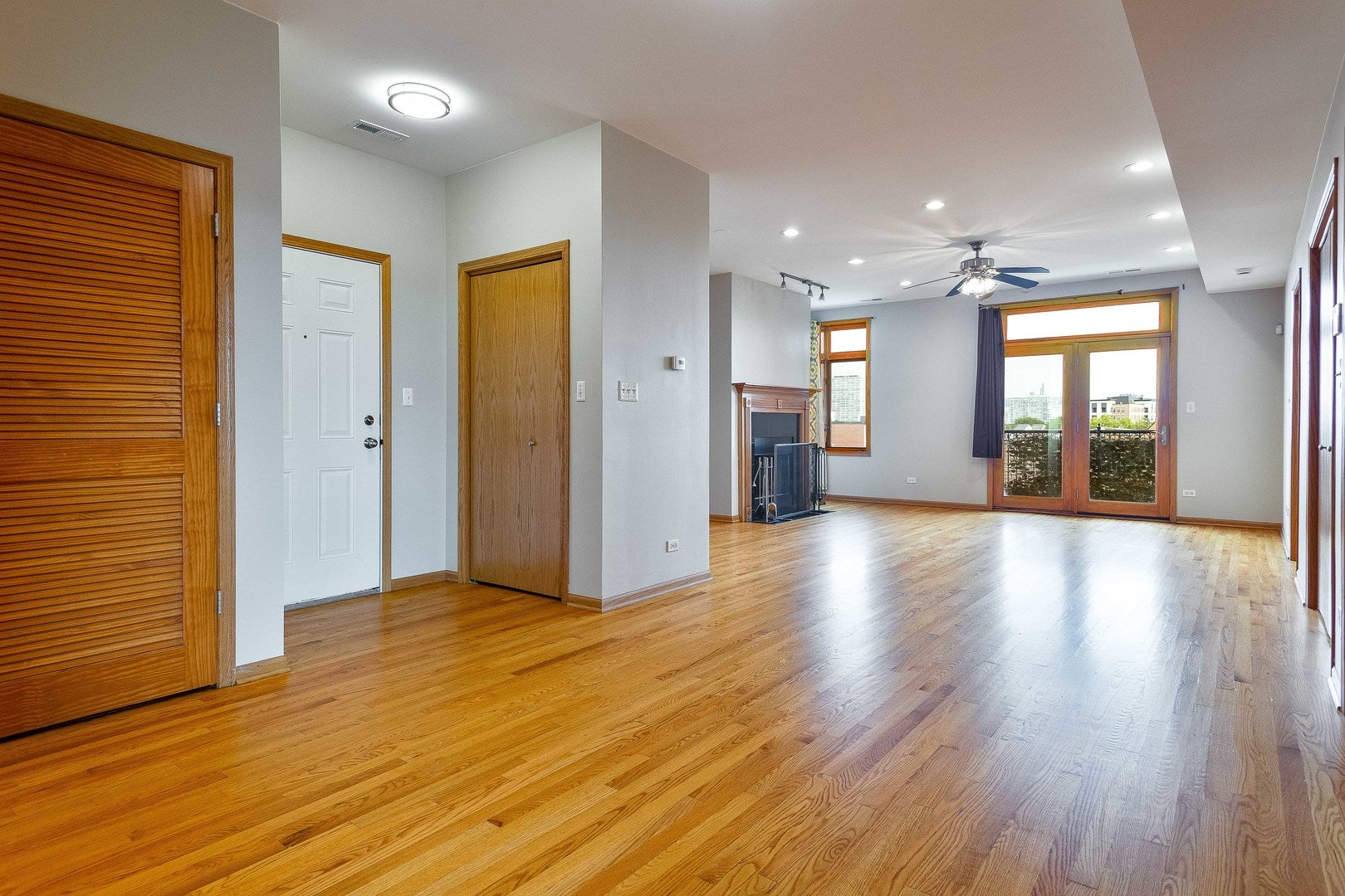 641 E Pershing Avenue 301
