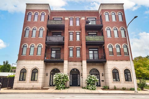 Photo of 641 E Pershing Avenue #301, Chicago, IL 60653 (MLS # 12722570)