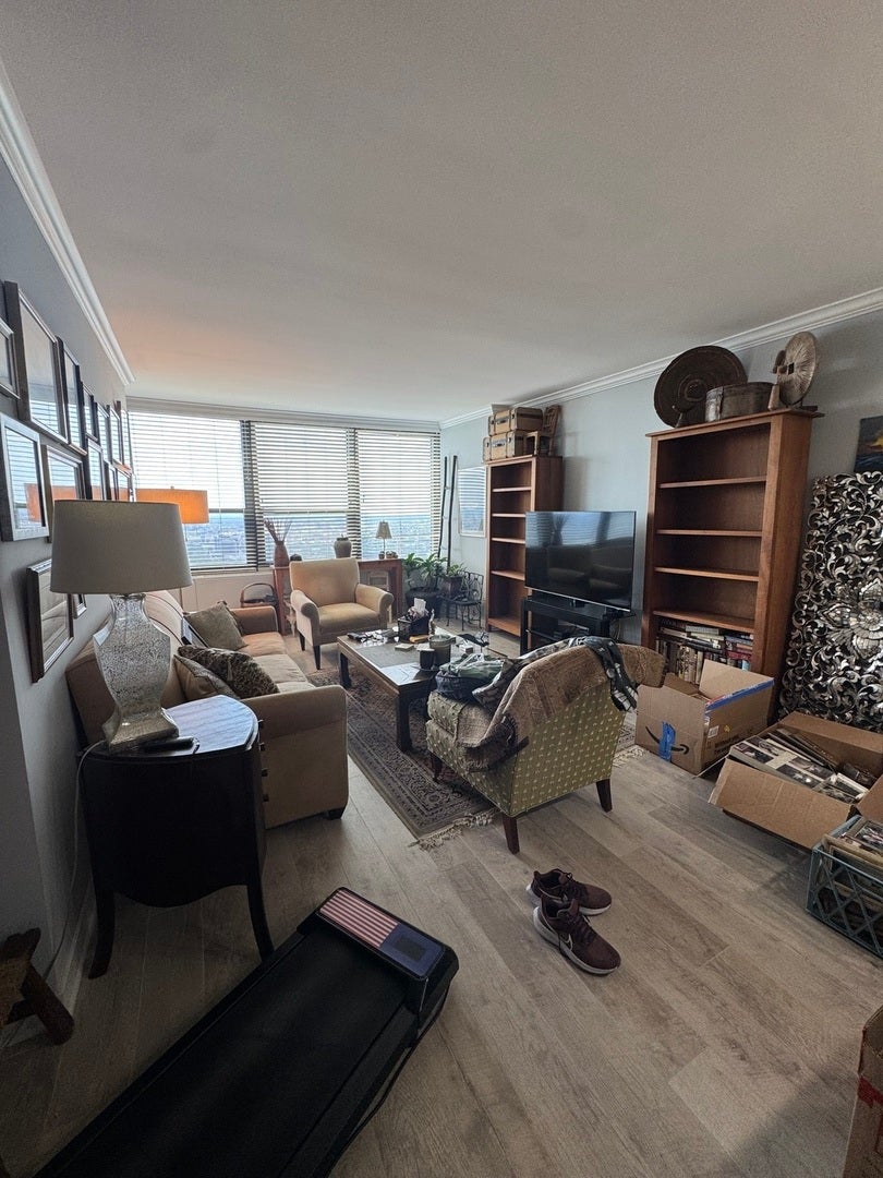 1560 N Sandburg Terrace 3407