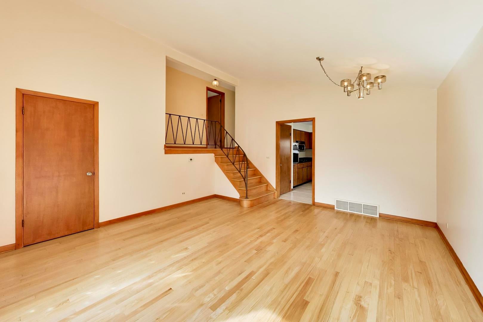 138 N Elmwood Avenue