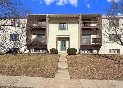 Photo of 760 E Iowa St Street #2A, Eldridge, IA 52748 (MLS # 100000582)