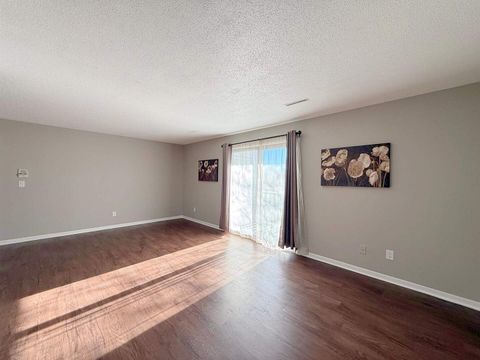 Tiny photo for 760 E Iowa St Street #2A, Eldridge, IA 52748 (MLS # 100000582)