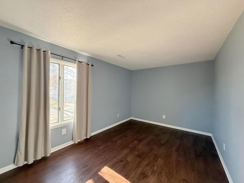 Tiny photo for 760 E Iowa St Street #2A, Eldridge, IA 52748 (MLS # 100000582)