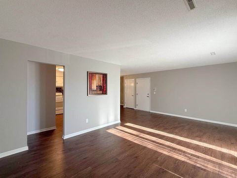 Tiny photo for 760 E Iowa St Street #2A, Eldridge, IA 52748 (MLS # 100000582)