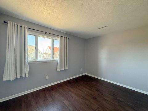 Tiny photo for 760 E Iowa St Street #2A, Eldridge, IA 52748 (MLS # 100000582)