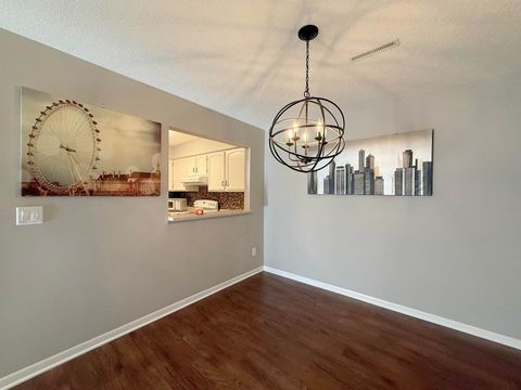 Tiny photo for 760 E Iowa St Street #2A, Eldridge, IA 52748 (MLS # 100000582)