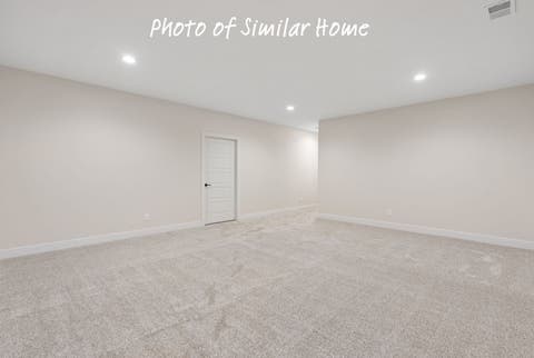 Tiny photo for 604 15TH Street N, Leclaire, IA 52753 (MLS # 12685901)