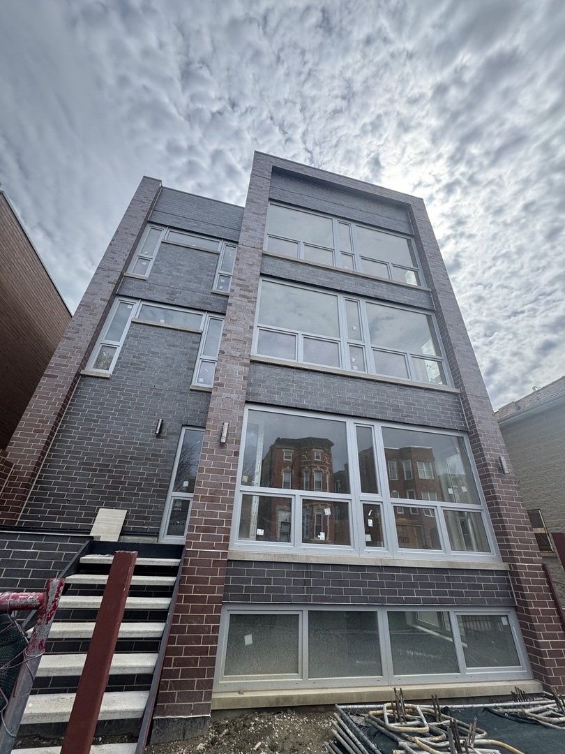 2147 W Adams Street 1N