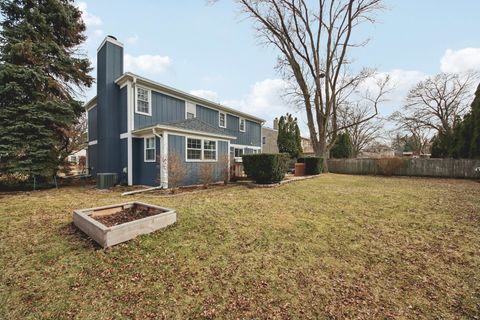 Tiny photo for 1028 Highland Lane, Glenview, IL 60025 (MLS # 12579467)