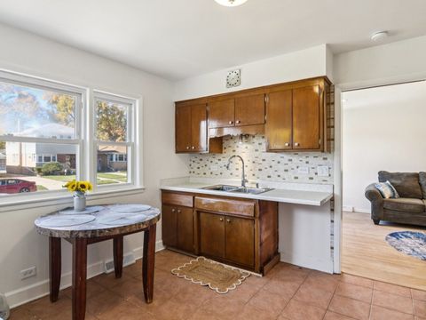 Tiny photo for 533 50th Avenue, Bellwood, IL 60104 (MLS # 12514603)