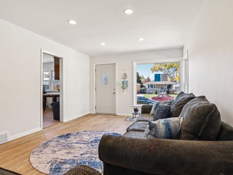 Tiny photo for 533 50th Avenue, Bellwood, IL 60104 (MLS # 12514603)