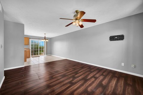 Tiny photo for 6 Fuller Court, Bloomington, IL 61705 (MLS # 12606958)