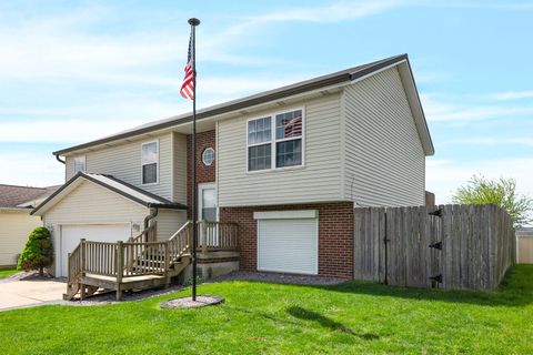 Tiny photo for 6 Fuller Court, Bloomington, IL 61705 (MLS # 12606958)