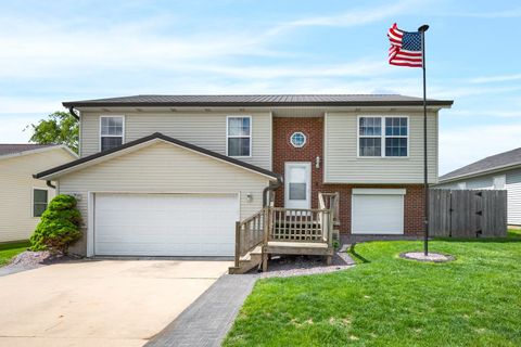 Photo of 6 Fuller Court, Bloomington, IL 61705 (MLS # 12606958)