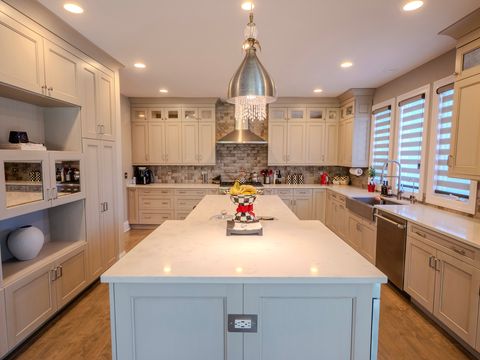 Tiny photo for 2015 Tree Farm Court, Buffalo Grove, IL 60089 (MLS # 12507377)