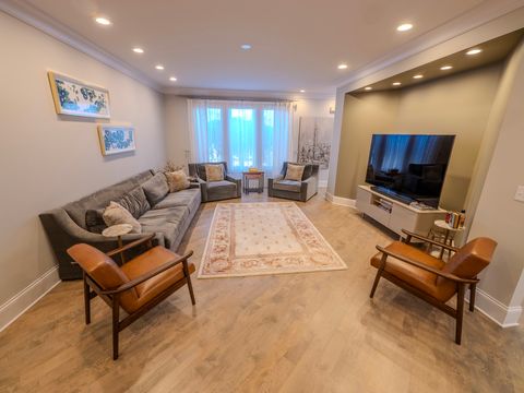 Tiny photo for 2015 Tree Farm Court, Buffalo Grove, IL 60089 (MLS # 12507377)