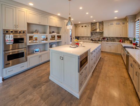 Tiny photo for 2015 Tree Farm Court, Buffalo Grove, IL 60089 (MLS # 12507377)