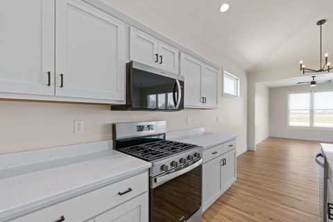 Tiny photo for 1 FRANK Court, Le Claire, IA 52753 (MLS # 12550570)