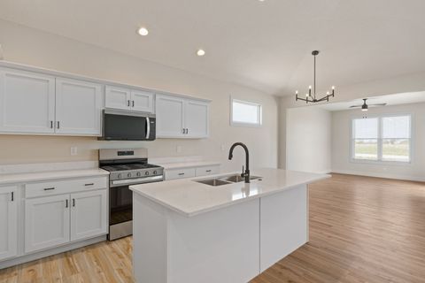 Tiny photo for 1 FRANK Court, Le Claire, IA 52753 (MLS # 12550570)