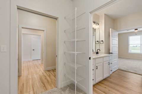 Tiny photo for 1 FRANK Court, Le Claire, IA 52753 (MLS # 12550570)