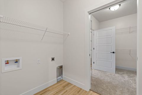 Tiny photo for 1 FRANK Court, Le Claire, IA 52753 (MLS # 12550570)