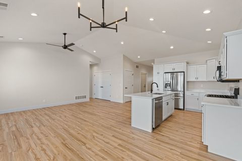 Tiny photo for 1 FRANK Court, Le Claire, IA 52753 (MLS # 12550570)