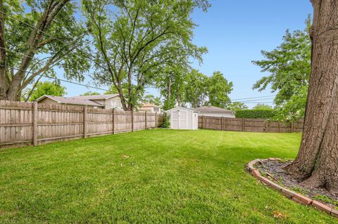 Tiny photo for 1440 Dennison Road, Hoffman Estates, IL 60169 (MLS # 12469977)