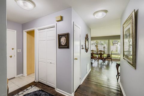 Tiny photo for 1440 Dennison Road, Hoffman Estates, IL 60169 (MLS # 12469977)