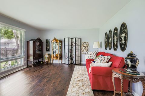 Tiny photo for 1440 Dennison Road, Hoffman Estates, IL 60169 (MLS # 12469977)