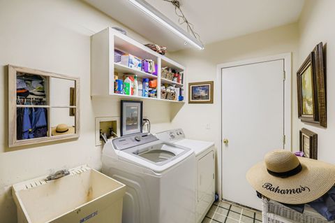 Tiny photo for 1440 Dennison Road, Hoffman Estates, IL 60169 (MLS # 12469977)