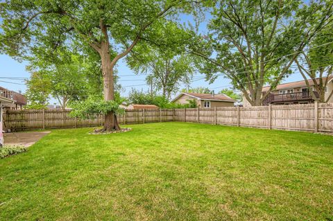 Tiny photo for 1440 Dennison Road, Hoffman Estates, IL 60169 (MLS # 12469977)